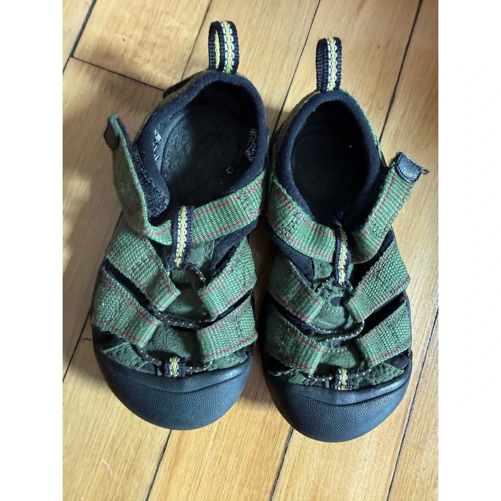 Keen‎ green youth outdoor sandals